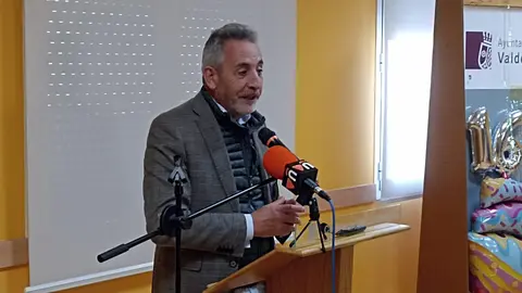 El alcalde en el Centro de Mayores del Lucero