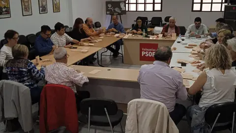 Un momento de la campaña electoral en la sede del PSOE de Valdepeñas (21.05.23)