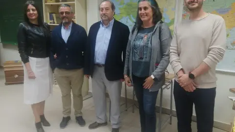 El director del CEPA (2º izq) con concejales del PSOE e IU