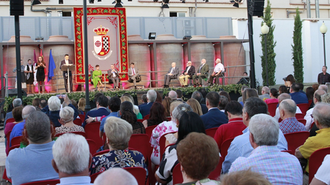 HONORES Y DISTINCIONES