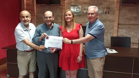 Entrega recaudación notas del vino  (2)