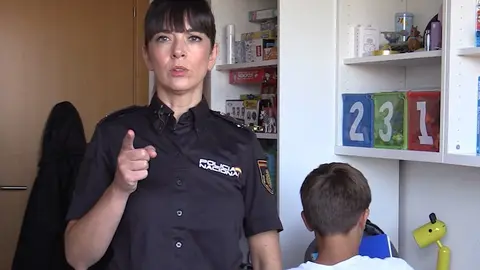 Campaña Policía contra el acoso escolar