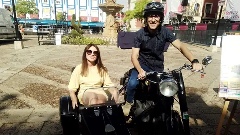 La periodista Sara Laderas y el concejal de Festejos, David Sevilla