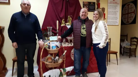 SORTEO CESTA NAVIDAD HERMANDAD SANTO ENTIERRO (2)