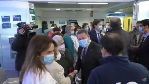 Emiliano García-Page en el Hospital de Valdepeñas