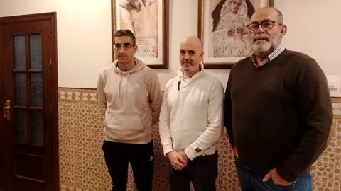 Miembros de la Hermandad de Musericordia y Palma