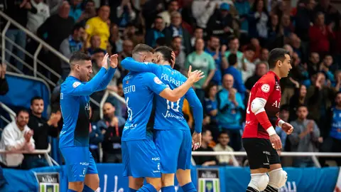 Celebración de uno de los tantos del Viña Albali