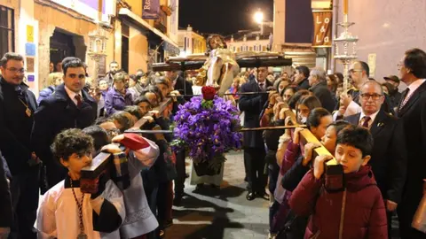 Niños en la procesión del Santo Cristo (1)
