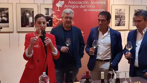 WhatsApp Image 2024-04-26 at 21.35.09 (1)