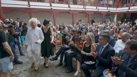 El actor Rafael Álvarez El Brujo y la directora del Festival Irene Pardo