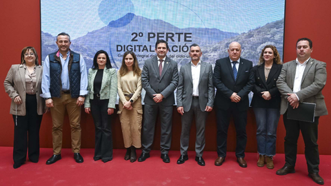 Gobierno de la Diputación y miembros de las empresas suministradoras de agua