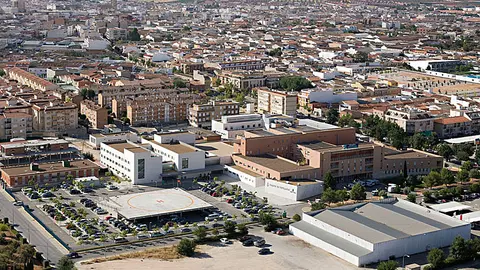29-12-2009.-  Imagen a&eacute;rea del Hospital de Valdepe&ntilde;as (Ciudad Real), al que el Gobierno de Castilla-La Mancha va a dotar de una nueva cocina. (Foto: JCCM)