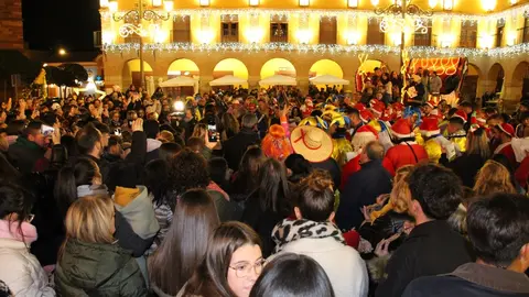 Plaza Mayor llena minutos antes de conocer el resultado final