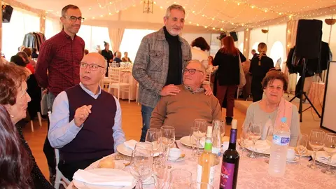 191224 VA-COMIDA NAVIDAD CENTROS MAYORES 1