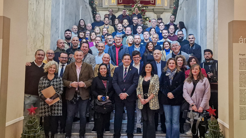 2aebb15d1e90453d9af2bff2d0d03145_2_XL