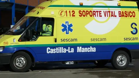 El afectado fue evacuado al hospital en una ambulancia de soprote vital