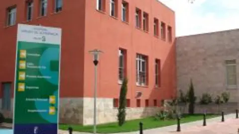 fachada_hospital_de_manzanares (3)