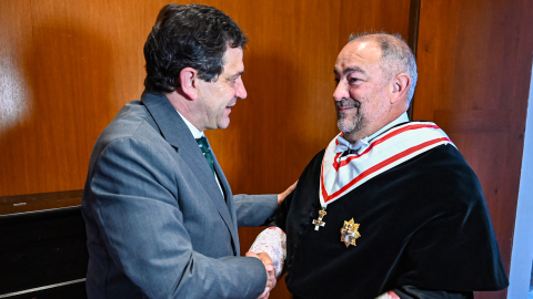 9d8f086826d373aae1154c3f7ddb4641_L