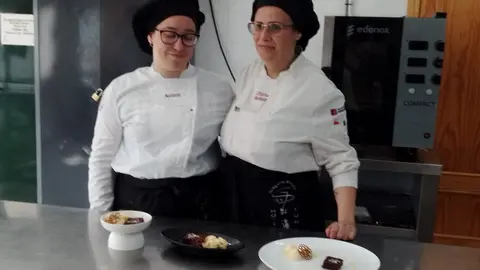 Naiara y Cristina autoras de postre con aceite de oliva