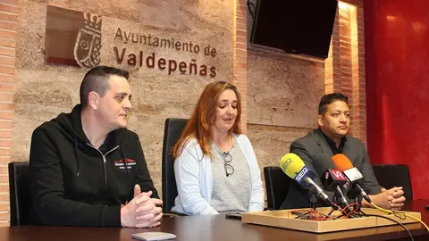 180325 VA-PRESENT SALON AUTOMOVIL