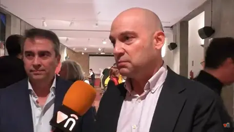 Vicente Cruz presidente de Jóvenes Amigos del Vino y Carlos Villarraso director técnico de Bodegas Félix Solís