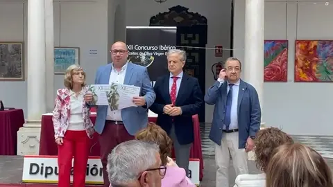 Recogiendo un galardón en los Premios Mezquita de Córdoba