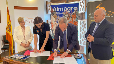 8222614fe5db6b0d424da8461ca351d4_XL