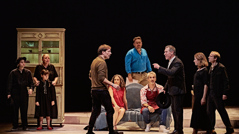 SEIS PERSONAJES AUTOR