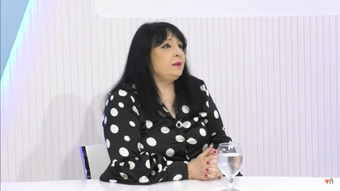 Ana María de Dios en el plató de TeleValdepeñas