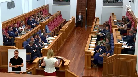 Captura de la emisión del pleno de las Cortes Regionales