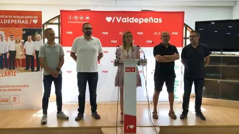 Vanessa Irla y miembros de la CEM