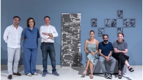 El jurado del XXVII Certamen de Dibujo Gregorio Prieto junto a las obras ganadoras