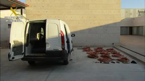 Vehículo y cobre incautado