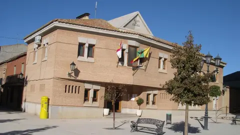 Plaza Mayor y Ayuntamiento de Torrenueva