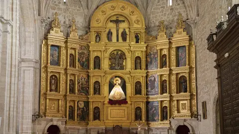 Interior de la Iglesia de La Asunci&oacute;n de Valdepe&ntilde;as