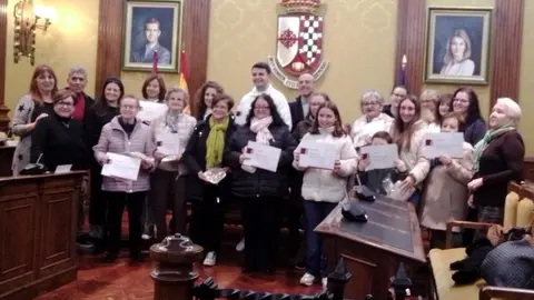 Ganadores y participantes en le concurso local de belenes 2025 de Valdepe&ntilde;as