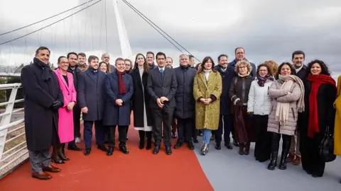 p1jd2v0p4b1ktr1o2b1g91984dee4 (1)