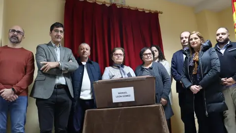 Entrega restos Manuel Le&oacute;n