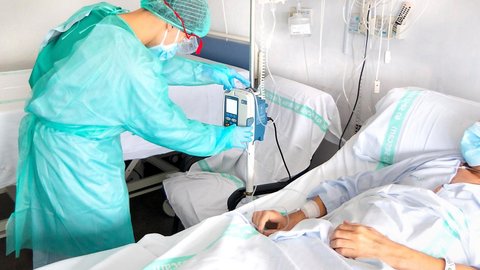 Aumentan los casos de Covid en Castilla-La Mancha pero las hospitalizaciones descienden levemente