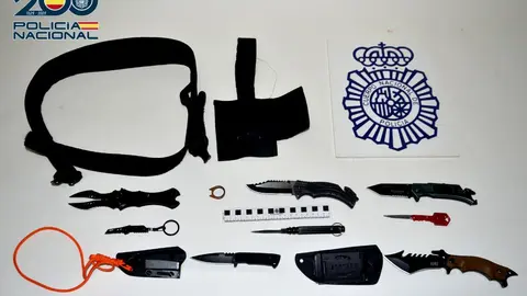 La Policía Nacional detiene a un varón por apuñalar a otro en plena vía pública