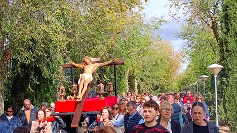 Emoción y recuerdo en la Misa por los difuntos ante un Cristo que derramó consuelo y esperanza