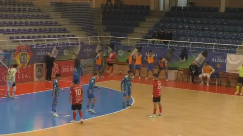 Goles, intensidad y buen fútbol en el Viña Albali Valdepeñas 'B' - La Abuela Cándida FS Santa Cruz