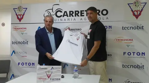 Miguel Ángel berlanga dimite como entrenador del Carretero Maquinaria Agrícola CD Valdepeñas