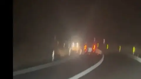 Un choque frontal entre dos turismos deja dos heridos