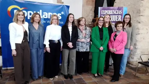 Ocho "mujeres extraordinarias" comparten sus experiencias en un encuentro del PP por el 8M
