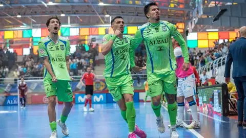 El Viña Albali remonta ante Movistar Inter y volverá a jugar el playoff de liga (5-4)