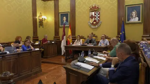 La oposición revoca la revisión de las tasas de basura y depuración de aguas, aplicada en 2025