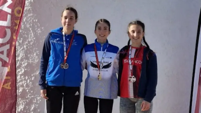 MERCEDES SANTOS OREJON ORO SUB20