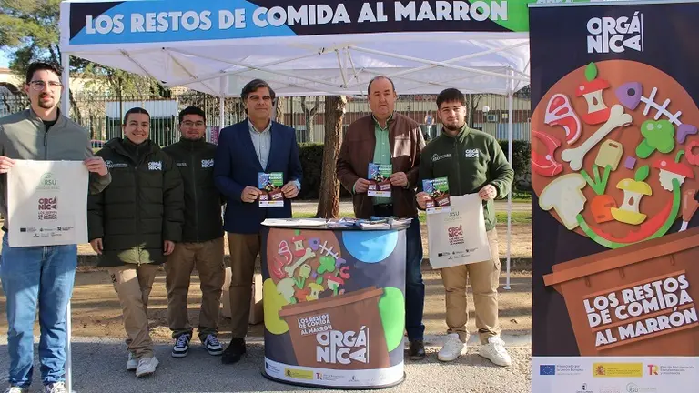 260226 VA-CONTENEDOR MARRON