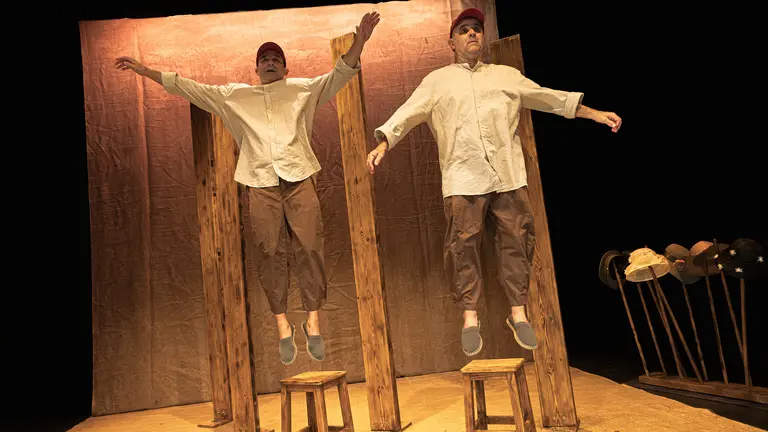 TENGO GENTE EN EL CUERPO